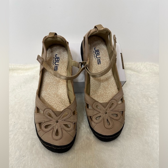 JBU Tan and Black Flats with Floral Cutout Design - Picture 3 of 10